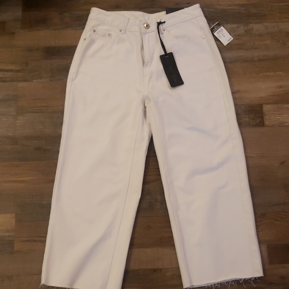 Rue21 white high rise ankle straight size 4
